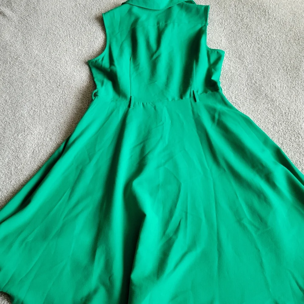 B2G1 3/$20 Sharagano Emerald Sleeveless Midi Dress Size 10 - Picture 8 of 8